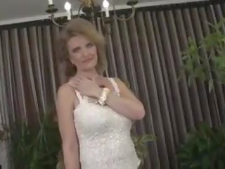 Gilf ile harika büyük tüysüz ve aktris nippel ben irade