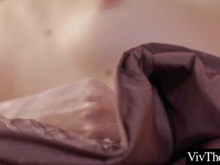 Beguiling dospívající přítelkyně lízat každý otherâs mokrý kundičky | xhamster