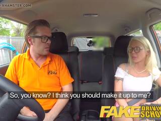 Falešný driving školní svůdný prsatá blondýnka kotě creampied na