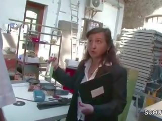 Nemes mother in uzyn kolgotka özüňe çekmek to fuck on work: ulylar uçin video show 7a