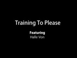 บลอนด์ น่าตกใจ halle ฟอน เป็น ขัดจังหวะ mid การออกกำลังกาย โดย