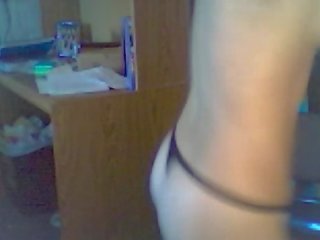 Young young woman striptiz and droçit etmek clip