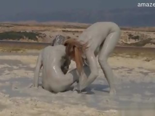 우수한 에 trot 아내 분출