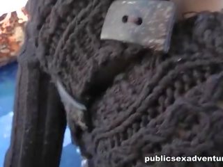 Akrobatik sarılı seks film klips üzerinde bir ferry